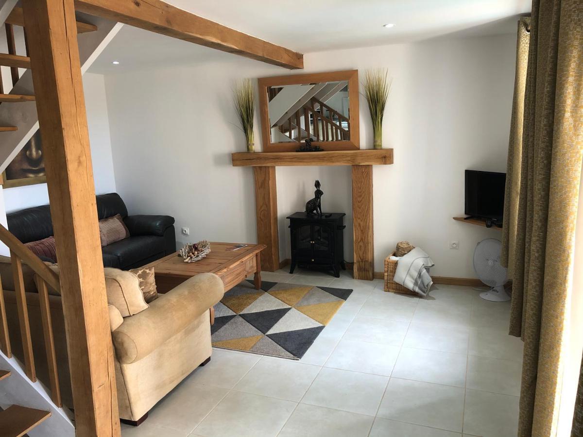 The Walnut Tree Chambre D'Hotes Le Dorat Εξωτερικό φωτογραφία