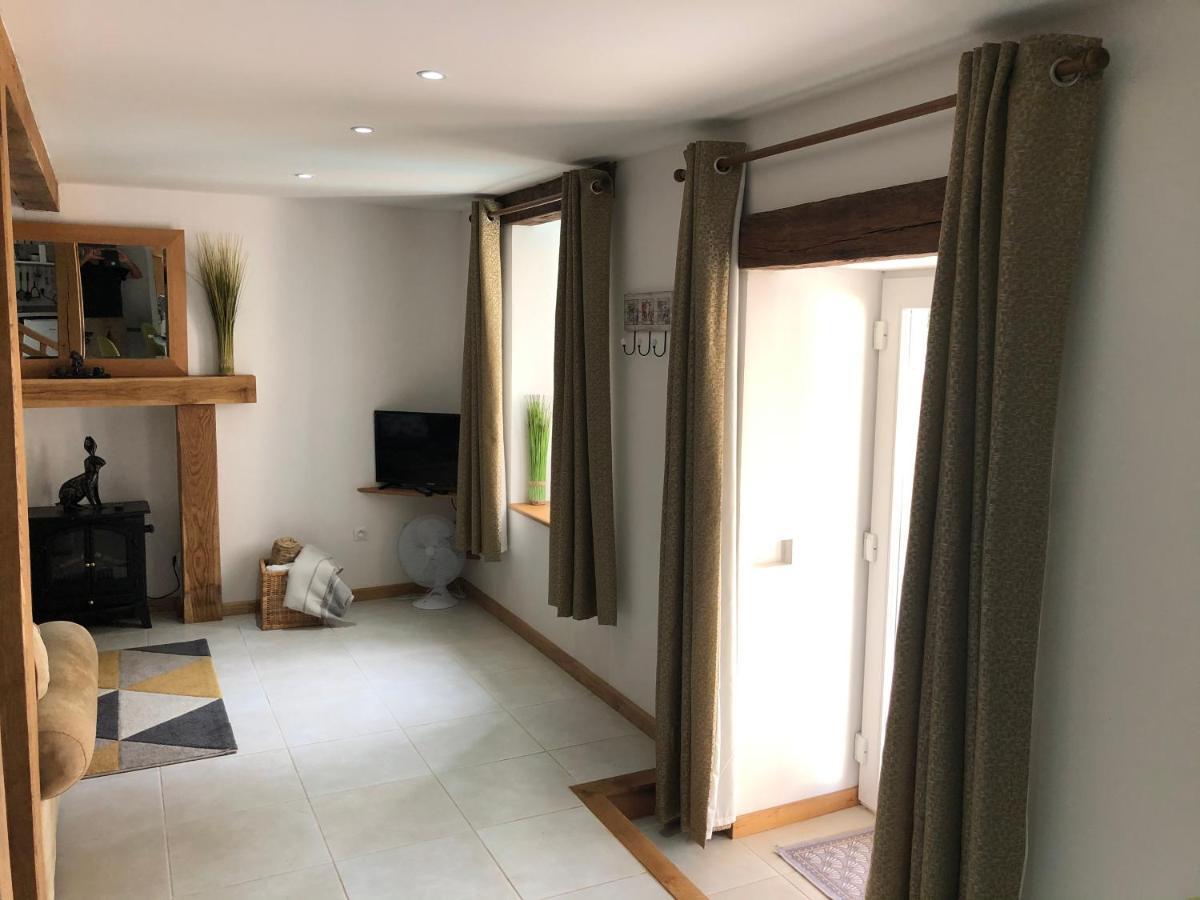 The Walnut Tree Chambre D'Hotes Le Dorat Εξωτερικό φωτογραφία