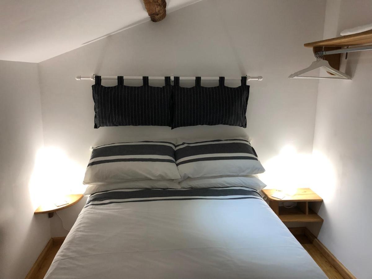 The Walnut Tree Chambre D'Hotes Le Dorat Εξωτερικό φωτογραφία